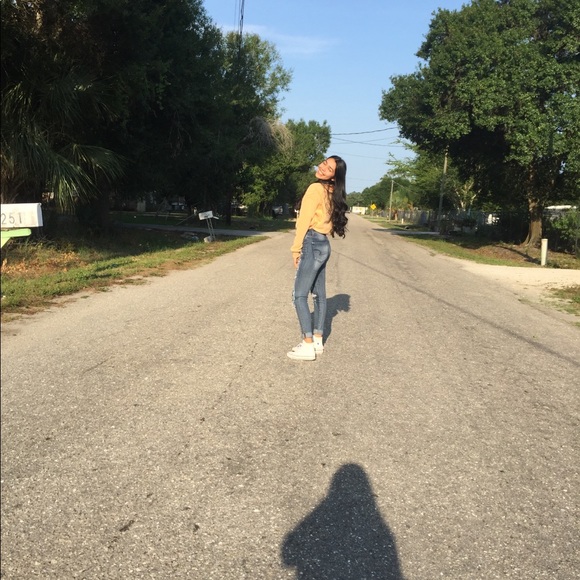 Meet your Posher, Naydelin - Picture 2 of 2